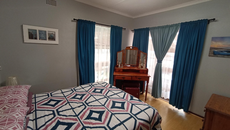 4 Bedroom Property for Sale in Vredenburg Western Cape